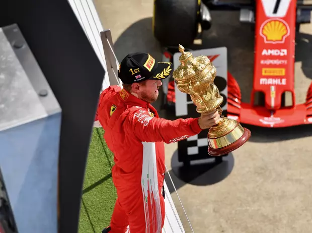 Foto zur News: Vettels Manöver gegen Bottas: Hätte in Tränen enden können