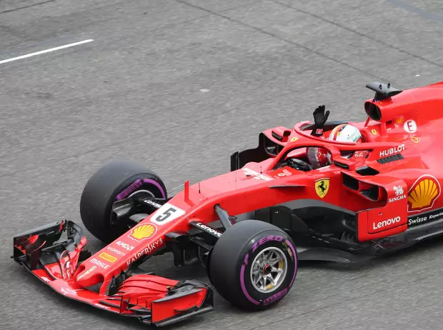 Foto zur News: Ferrari: Vettel jubelt über Heimspiel-Pole - Räikkönen hadert