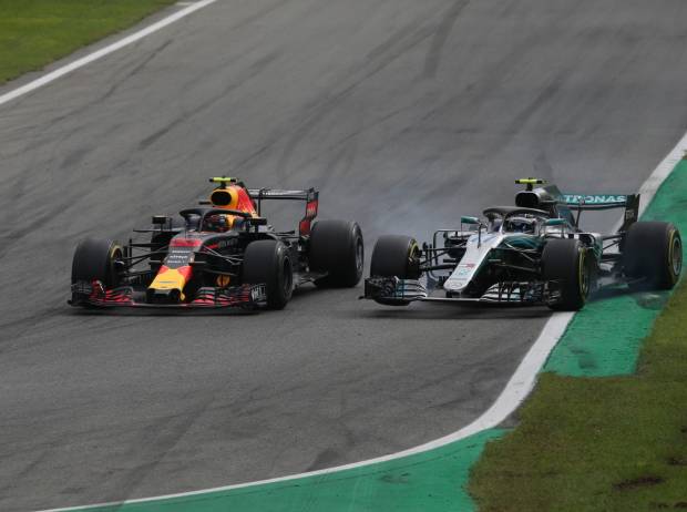Foto zur News: Prellbock gegen Räikkönen: Hat Mercedes Bottas geopfert?