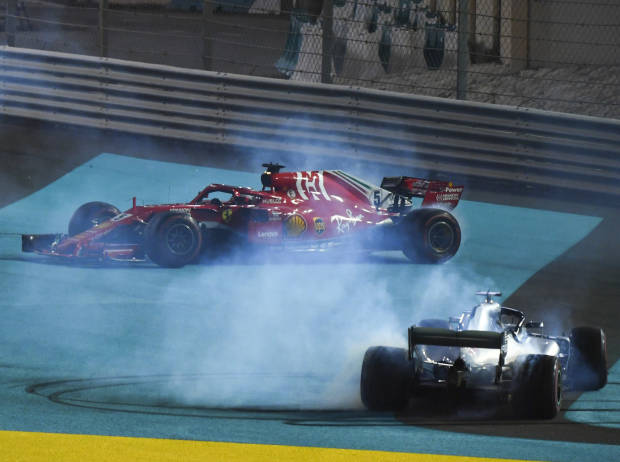 Foto zur News: "Ein bisschen geärgert": Sebastian Vettel glaubte an Abu-Dhabi-Sieg