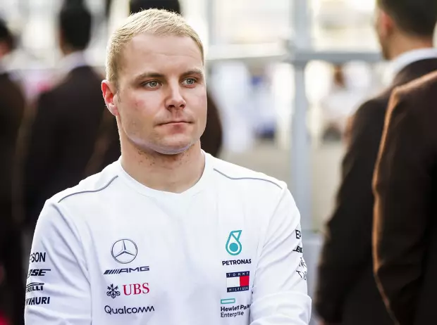 Foto zur News: Wolff verrät: "Bottas wollte am liebsten sofort verschwinden"