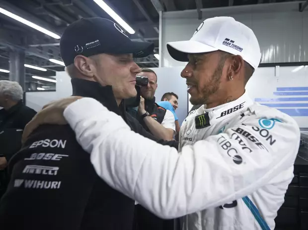 Foto zur News: Verstappen glaubt: Hamilton profitierte von "nicht so schnellem" Bottas