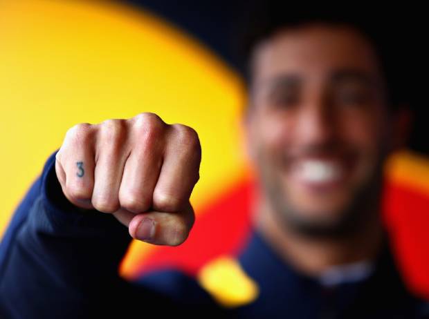 Foto zur News: Body-Check: Das steckt hinter den Tattoos von Hamilton und Ricciardo