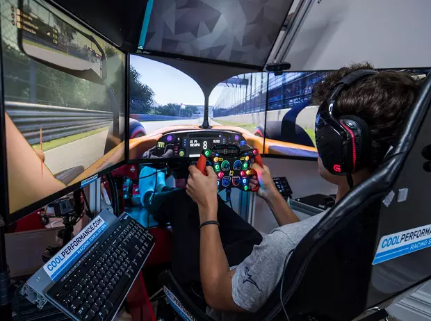 Foto zur News: Sim-Racing statt Alko-Kater: Introducing Lando Norris!