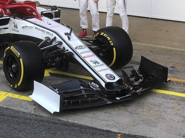 Foto zur News: Alfa Romeo und Haas präsentiert: So sieht Räikkönens neuer C38 aus