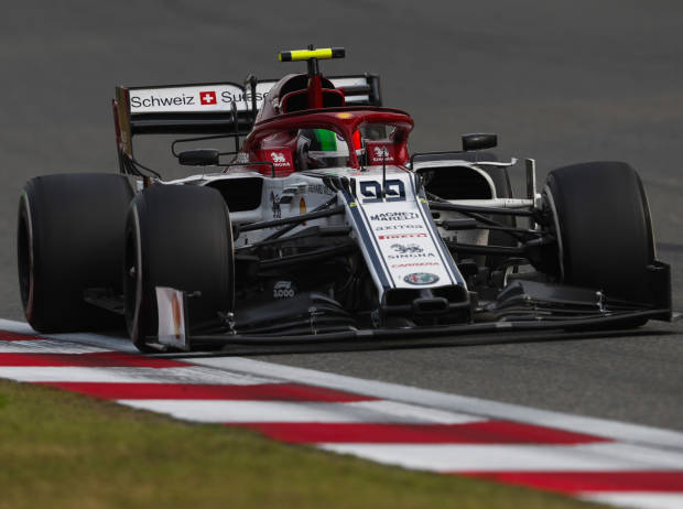 Foto zur News: Alfa Romeo: Räikkönen wortkarg, Giovinazzi von Motorproblem gestoppt