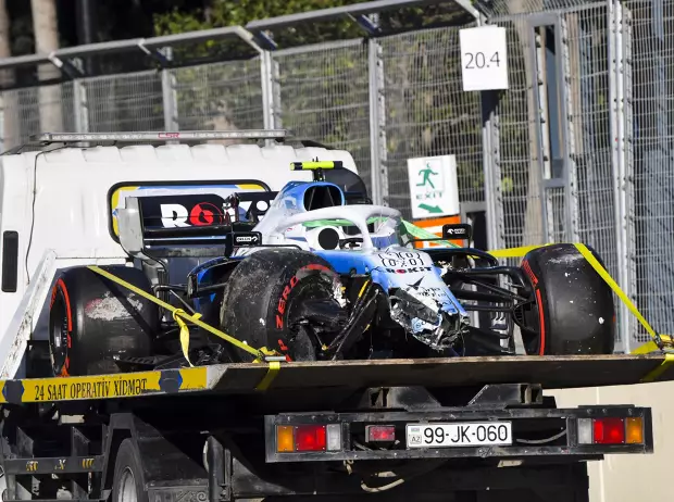 Foto zur News: Formel-1-Qualifying Baku: Bottas nach Leclerc-Unfall auf Pole