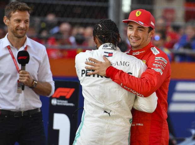 Foto zur News: Hamilton kämpft mit stumpfen Waffen: "Ferrari hat einen Jet-Modus"