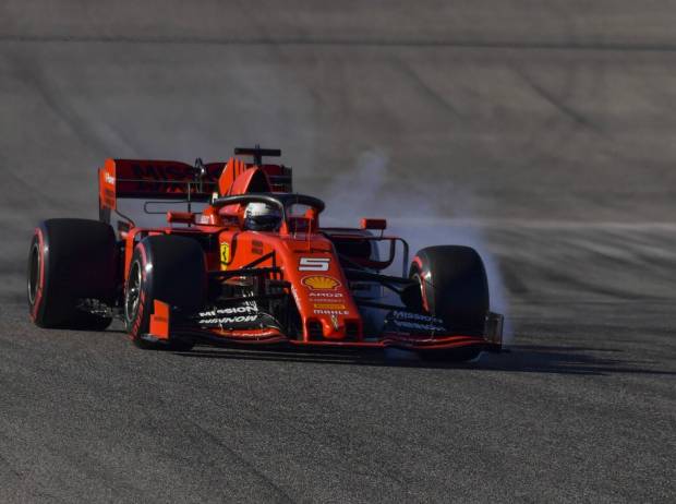Foto zur News: USA-Grand-Prix: Sebastian Vettel scheidet in Runde acht aus