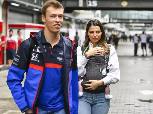 Foto zur News: Daniil Kwjat mit besonderem Fan in Brasilien: "Habe so viele Heimrennen!"