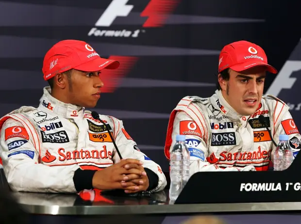 Foto zur News: Welche nette Geste von Fernando Alonso seinen Mechanikern fast den Job kostete