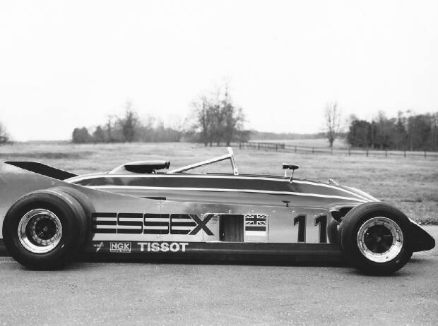 Lotus 88 mit Doppelchassis Lotus 88 mit Doppelchassis