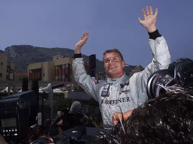 Foto zur News: Monaco 2001: Als Ron Dennis Enrique Bernoldi die Meinung gegeigt hat