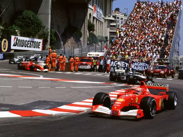 Foto zur News: Monaco 2001: Als Ron Dennis Enrique Bernoldi die Meinung gegeigt hat