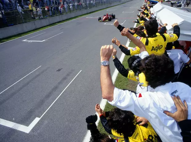 Foto zur News: Kanada 1995: Premieren-Sieger Jean Alesi weinte bereits vor dem Zieleinlauf