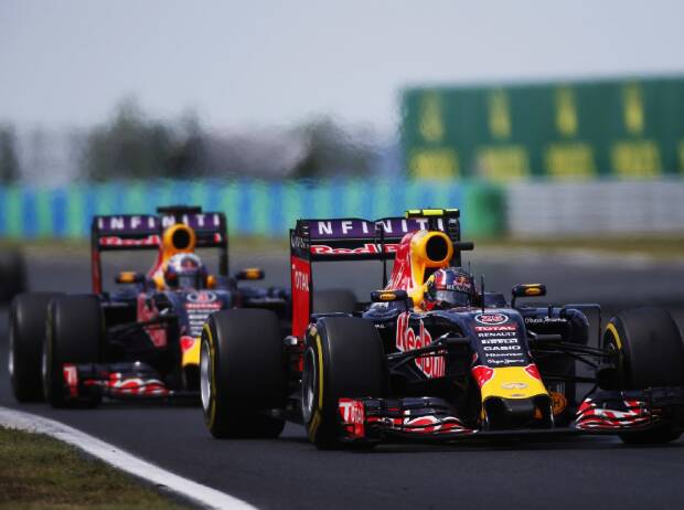 Foto zur News: Franz Tost: "Kwjat war mehrere Male schneller als Ricciardo"