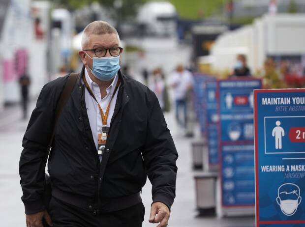 Foto zur News: Formel-1-Chef Ross Brawn verteidigt die rutschige Strecke in Istanbul