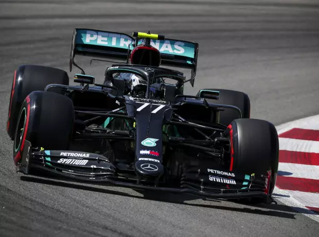 Foto zur News: Lewis Hamilton: "Sehr eng" zwischen Mercedes und Red Bull in Barcelona