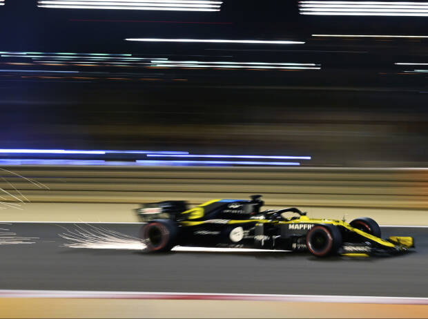Foto zur News: Esteban Ocon vs. Daniel Ricciardo: Knapp vorbei ist auch daneben ...