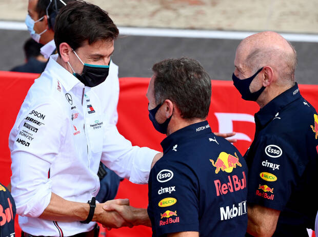 Toto Wolff, Christian Horner, Adrian Newey, Max Verstappen Toto Wolff, Christian Horner, Adrian Newey, Max Verstappen