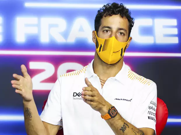 Foto zur News: Daniel Ricciardo: Warum er sich bohrende Fragen nicht zu Herzen nimmt