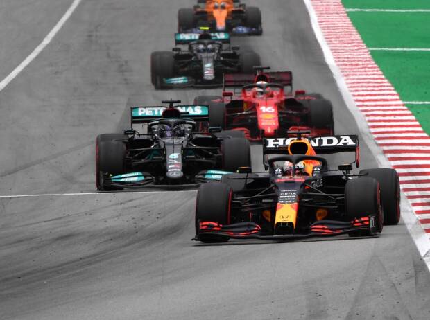 Max Verstappen vor Lewis Hamilton, Charles Leclerc, Valtteri Bottas beim Spanien-Grand-Prix 2021 in Barcelona Max Verstappen vor Lewis Hamilton, Charles Leclerc, Valtteri Bottas beim Spanien-Grand-Prix 2021 in Barcelona