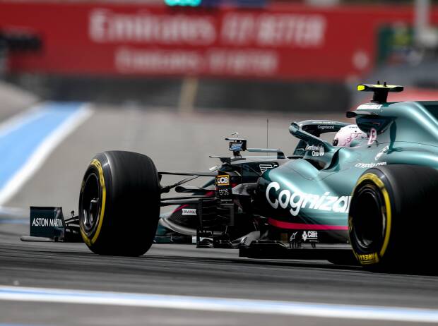 Foto zur News: Sebastian Vettel verrät nach P12: "Das Auto ist eher fürs Rennen abgestimmt"