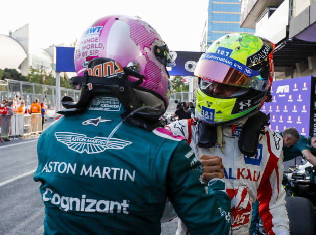 Mick Schumacher gratuliert Sebastian Vettel zu Platz zwei in Aserbaidschan Mick Schumacher gratuliert Sebastian Vettel zu Platz zwei in Aserbaidschan