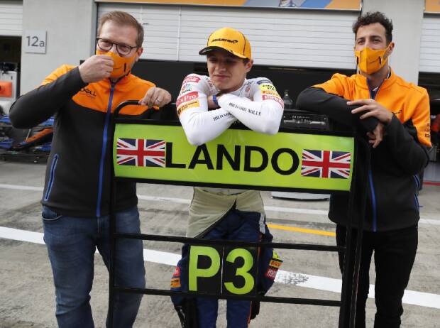 Daniel Ricciardo (r.), Lando Norris (m.) und Andreas Seidl nach dem Österreich-Grand-Prix der Formel 1 auf dem Red-Bull-Ring in Spielberg Daniel Ricciardo (r.), Lando Norris (m.) und Andreas Seidl nach dem Österreich-Grand-Prix der Formel 1 auf dem Red-Bull-Ring in Spielberg