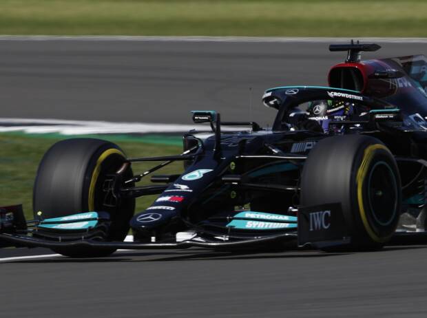 Lewis Hamilton im Mercedes W12 beim Grand Prix von Großbritannien der Formel 1 2021 in Silverstone in England