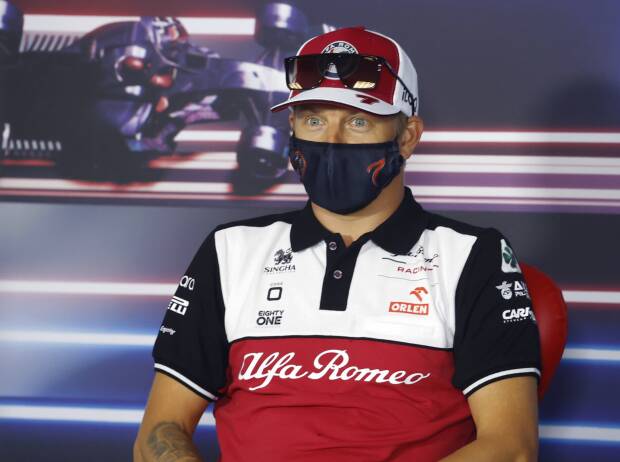 Alfa-Romeo-Pilot Kimi Räikkönen bei der FIA-Pressekonferenz in Ungarn Alfa-Romeo-Pilot Kimi Räikkönen bei der FIA-Pressekonferenz in Ungarn