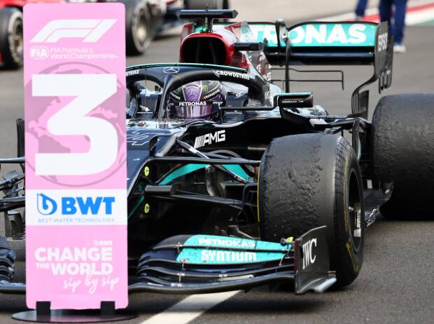 Lewis Hamilton nach dem Grand Prix von Ungarn der Formel 1 2021 am Hungaroring bei Budapest im Mercedes W12 im Parc ferme