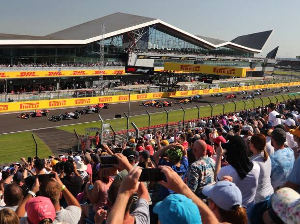Start zum ersten Sprintrennen der Formel 1 beim Grand Prix von Großbritannien 2021 in Silverstone in England Start zum ersten Sprintrennen der Formel 1 beim Grand Prix von Großbritannien 2021 in Silverstone in England