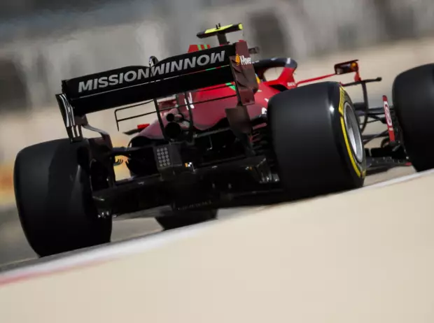 Foto zur News: Formel-1-Technik: Was das Ferrari-Getriebe mit der Nase zu tun hat