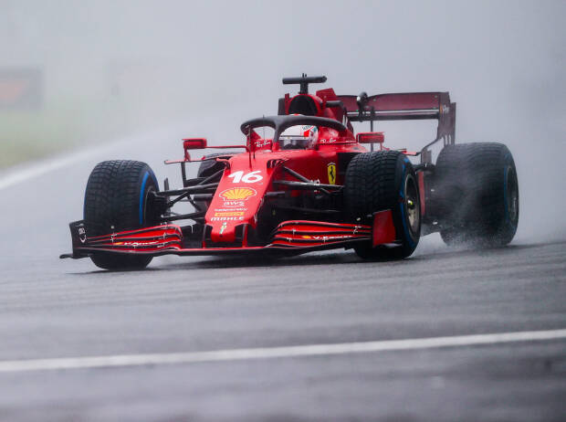 Charles Leclerc im Regen beim Grand Prix von Belgien in Spa-Francorchamps 2021 Charles Leclerc im Regen beim Grand Prix von Belgien in Spa-Francorchamps 2021