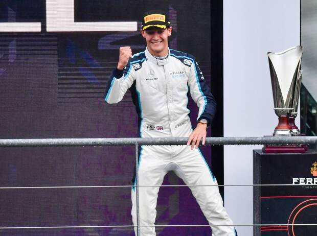 George Russell (Williams) bei der Siegerehrung nach dem Großen Preis von Belgien der Formel 1 in Spa-Francorchamps