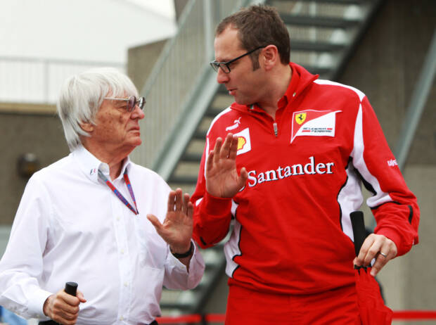 Bernie Ecclestone mit seinem Nachfolger als Formel-1-CEO, Stefano Domenicali, damals noch Teamchef von Ferrari