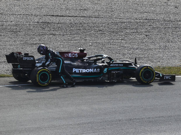 Lewis Hamilton (Mercedes): Motorschaden im Freien Freitagstraining zum Grand Prix der Niederlande in Zandvoort 2021 Lewis Hamilton (Mercedes): Motorschaden im Freien Freitagstraining zum Grand Prix der Niederlande in Zandvoort 2021