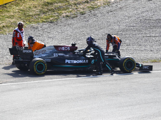 Lewis Hamilton (Mercedes) mit Motorschaden im Freitagstraining zum Grand Prix der Niederlande in Zandvoort 2021