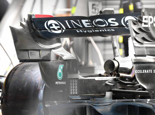 Auspuff am Mercedes W12