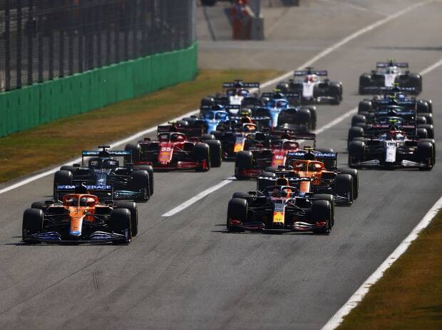 Formel-1-Start in Monza zum Grand Prix von Italien 2021 mit Daniel Ricciardo und Max Verstappen in Reihe eins Formel-1-Start in Monza zum Grand Prix von Italien 2021 mit Daniel Ricciardo und Max Verstappen in Reihe eins