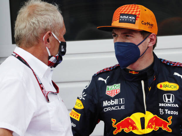 Red-Bull-Motorsportkonsulent Helmut Marko im Gespräch mit Max Verstappen Red-Bull-Motorsportkonsulent Helmut Marko im Gespräch mit Max Verstappen