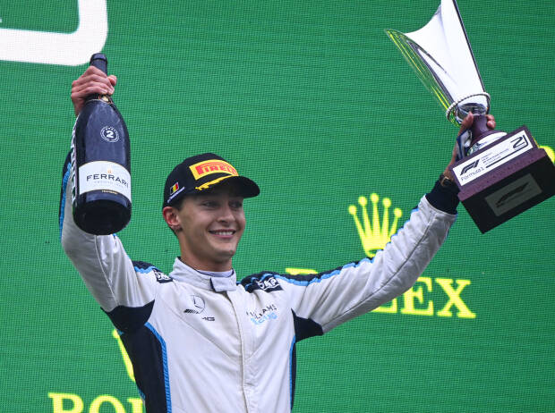 George Russell (Williams) feiert Platz zwei beim Formel-1-Rennen von Belgien in Spa-Frnacorchamps 2021