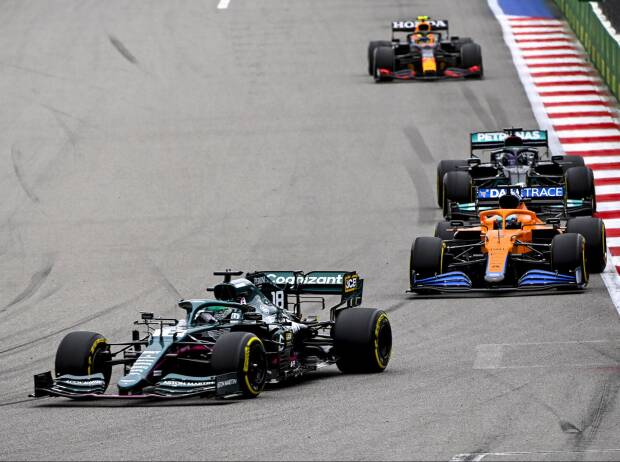 Foto zur News: Daniel Ricciardo: Boxenstopp-Fehler geht "teilweise auf meine Kappe"