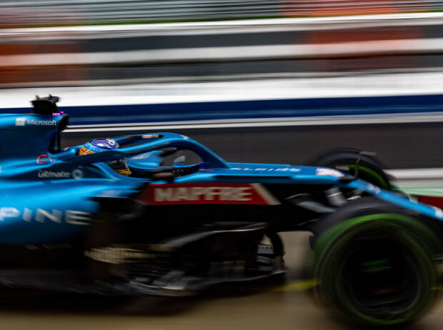 Fernando Alonso (Alpine A521) beim Formel-1-Rennen von Russland in Sotschi 2021 Fernando Alonso (Alpine A521) beim Formel-1-Rennen von Russland in Sotschi 2021