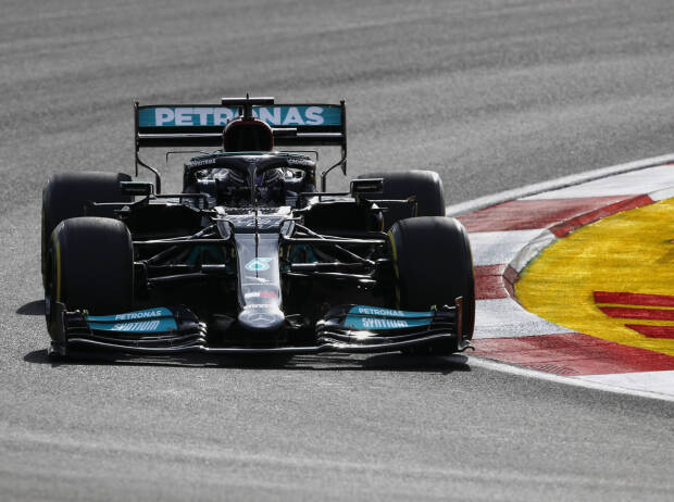 Lewis Hamilton (Mercedes W12) im Freien Training zum Formel-1-Rennen der Türkei in Istanbul 2021