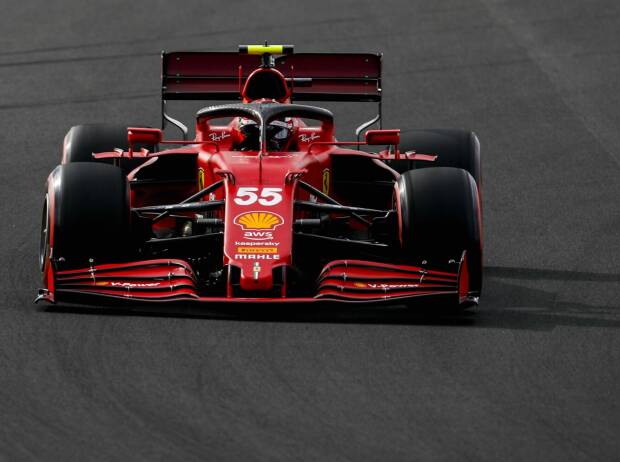 Carlos Sainz im Ferrari SF21