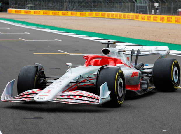 Foto zur News: Was Pirelli beim F1-Test mit den 18-Zoll-Rädern in Abu Dhabi gelernt hat