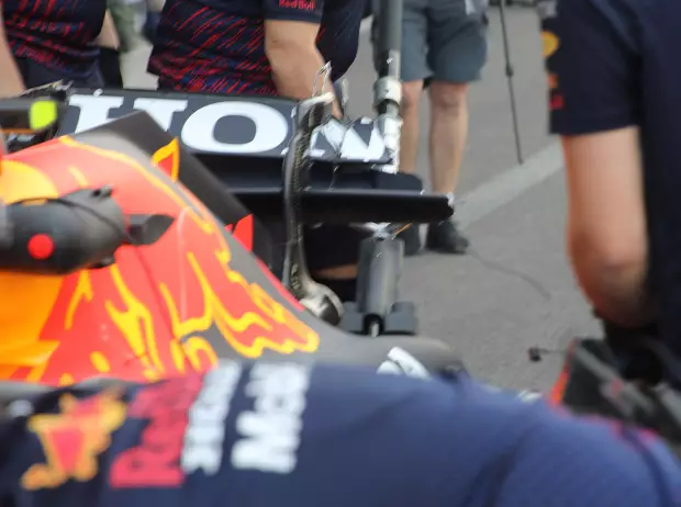 Foto zur News: Analyse: Was steckt hinter den Heckflügelsorgen bei Red Bull?