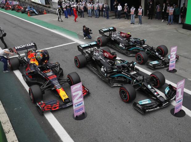 Foto zur News: Mercedes: "Werden das Rennen nur schwer gewinnen können"